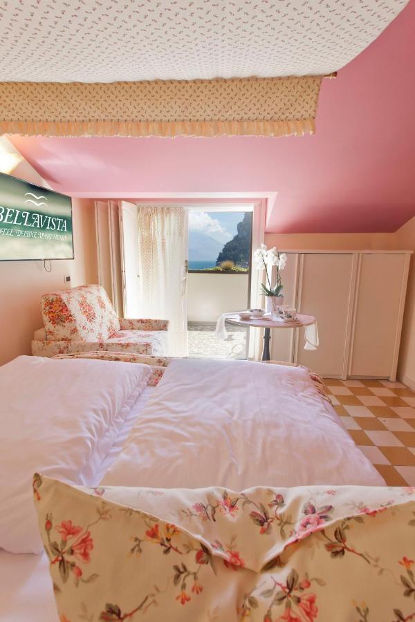Classic Double Room Balcony or Terrace Lake Front