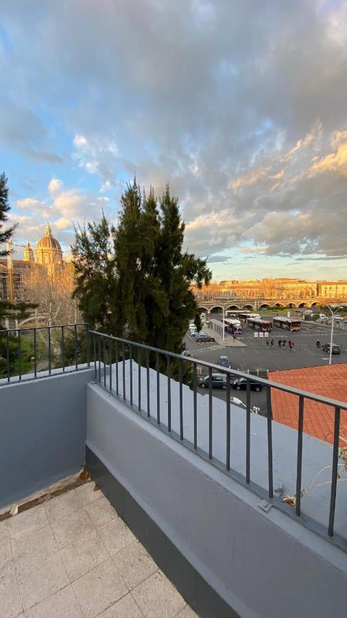 Apartament typu Suite z łóżkiem typu queen-size i wanną z hydromasażem
