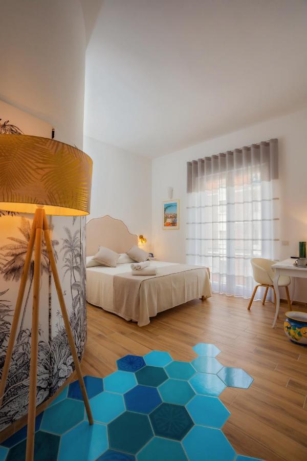 Deluxe Double Room with Side Sea View