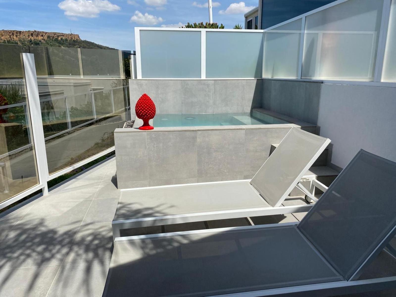 Dependance with Mini Pool