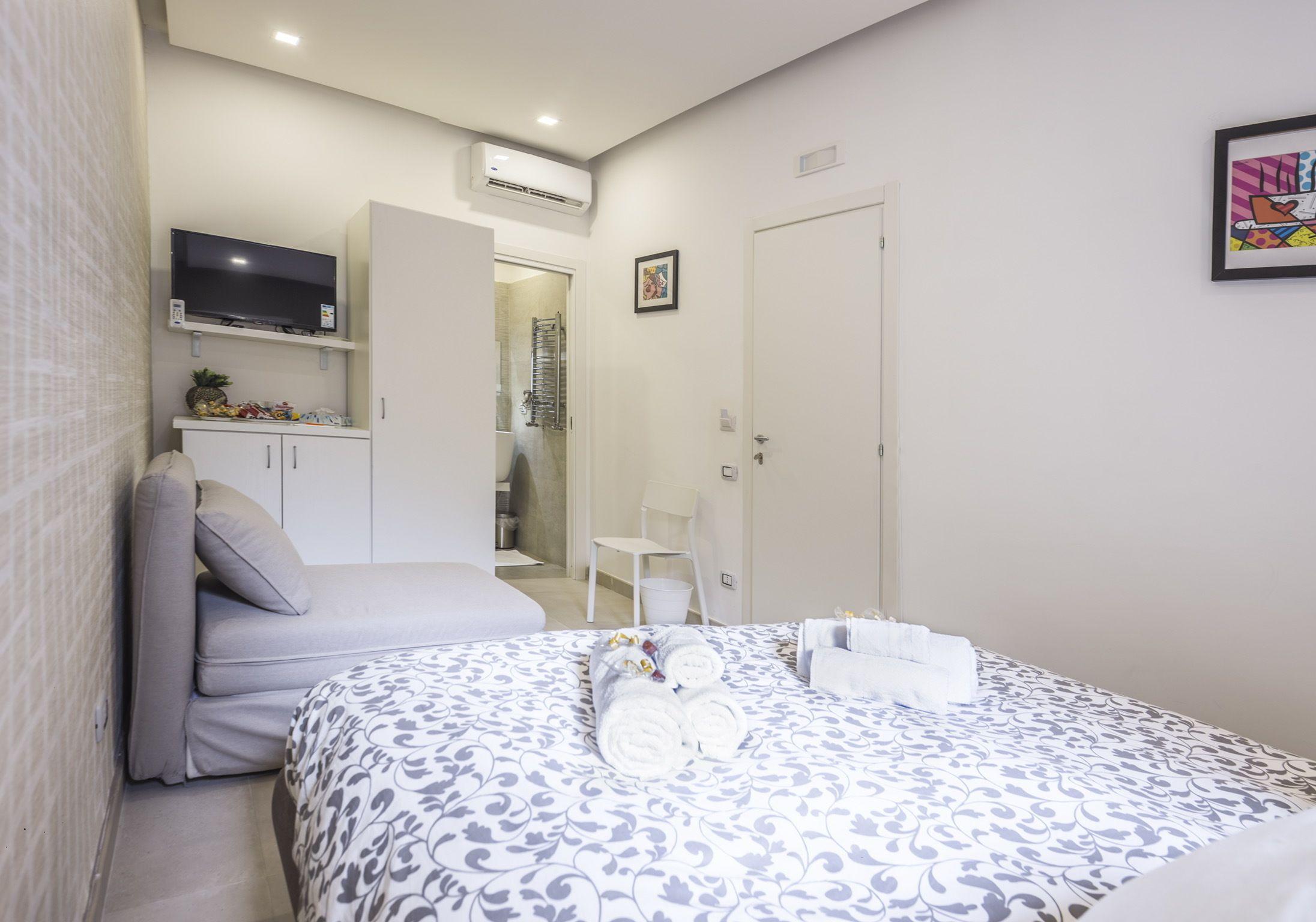 Double Room Private Bathroom