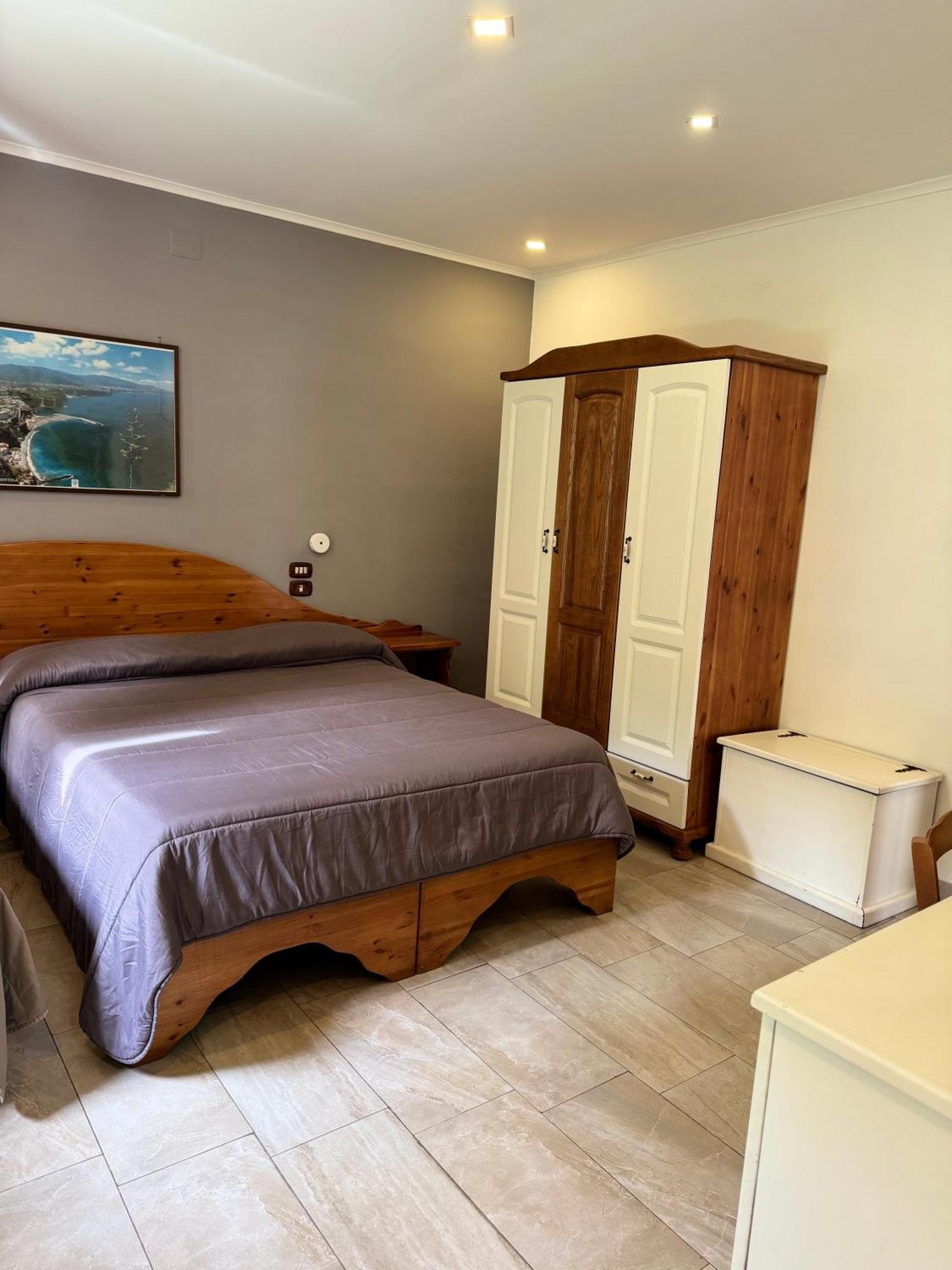 Economy Family Room