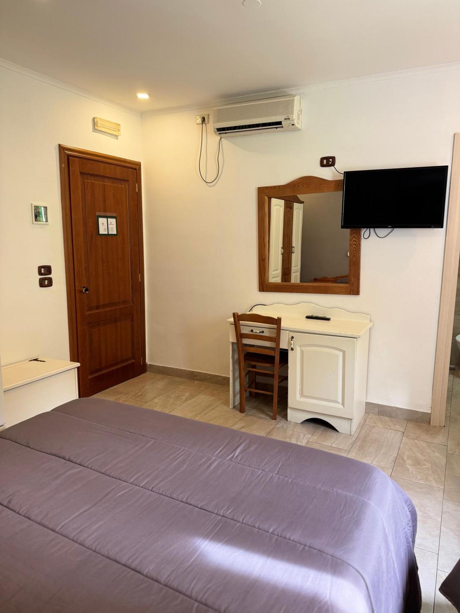 Economy Family Room