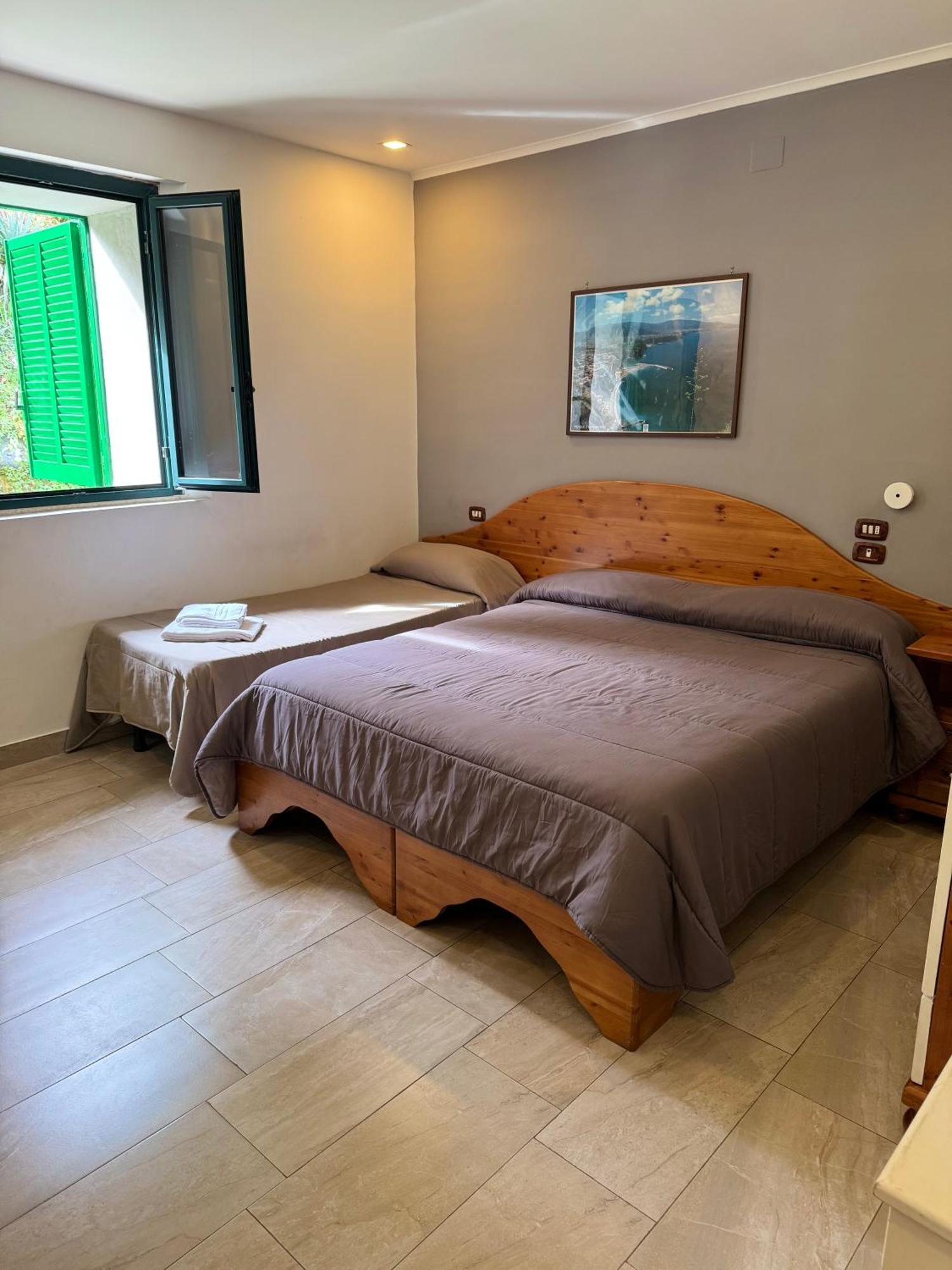 Economy Family Room
