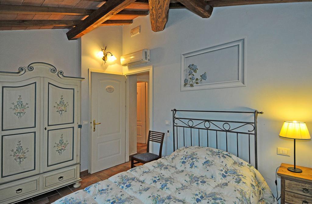 Camera Matrimoniale Economy con Letto alla Francese