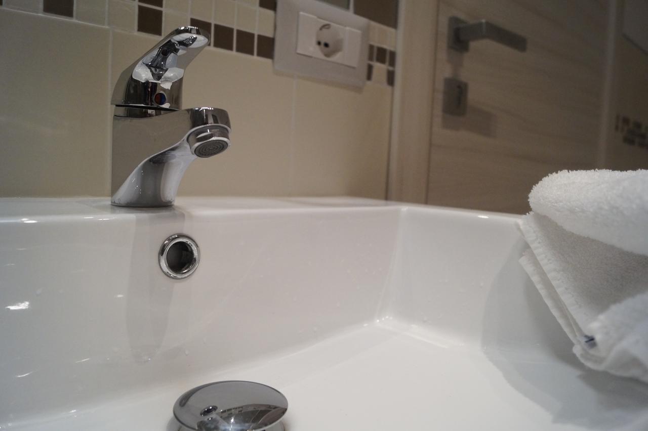 Eenpersoonskamer met Externe Eigen Badkamer