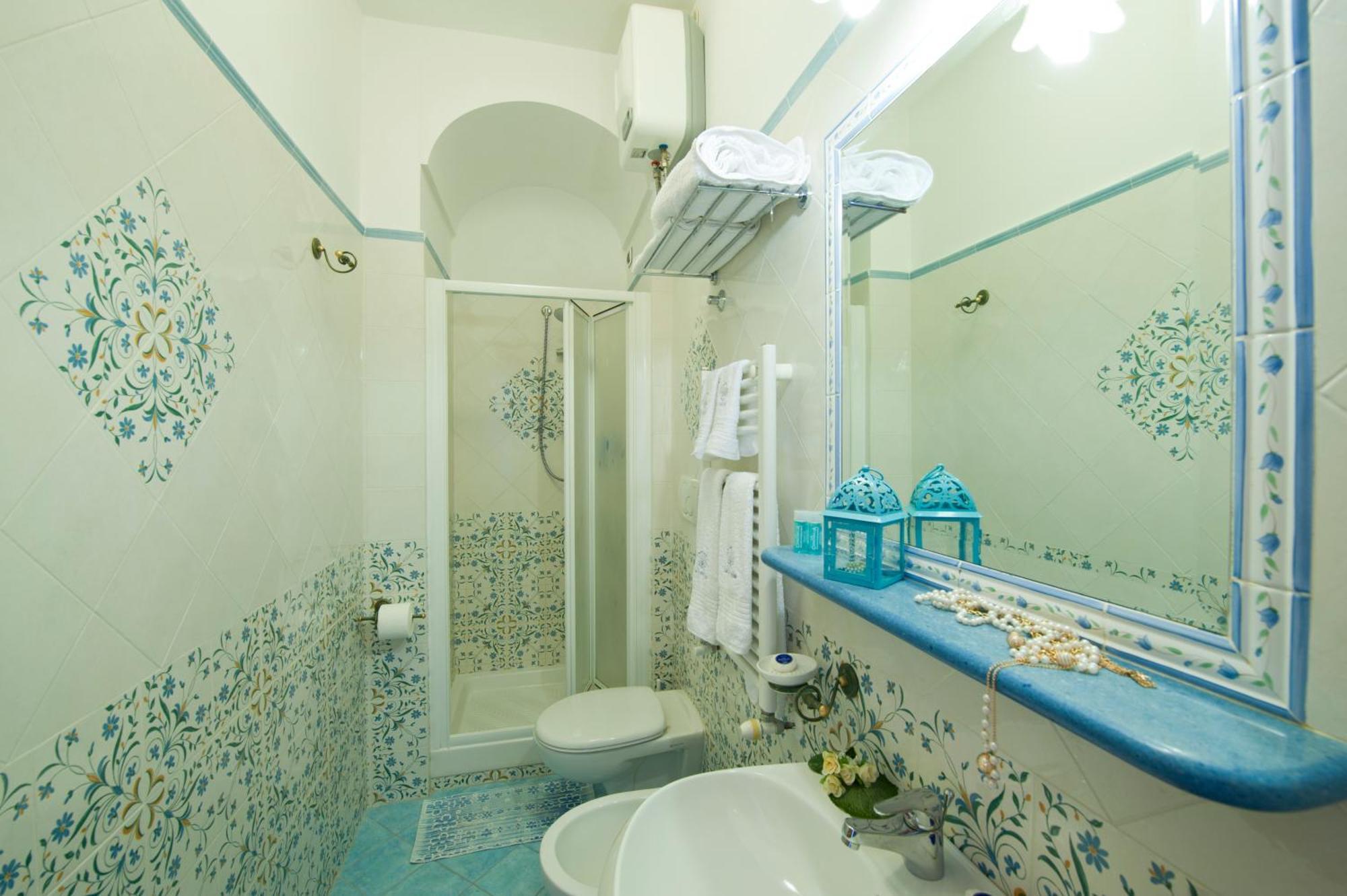 Double Room with Balcony and Partial Sea View