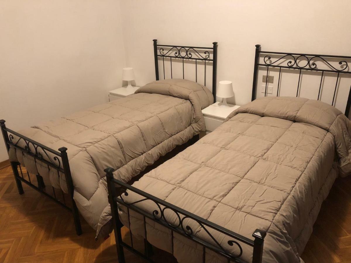 Tweepersoonskamer met 1 of 2 Bedden en Gedeelde Badkamer
