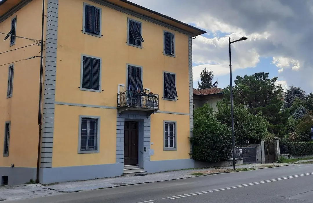 Finestra Sul Borgo-1