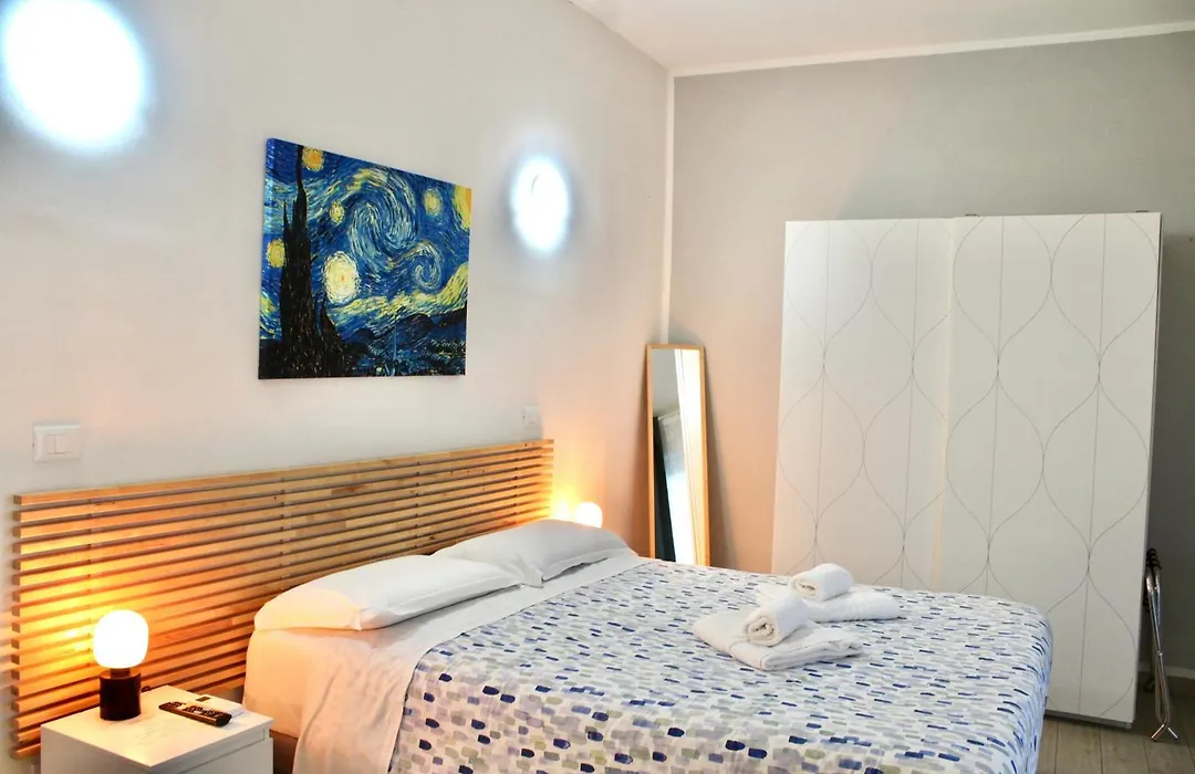 The Green Gate - Airport Guest House-1