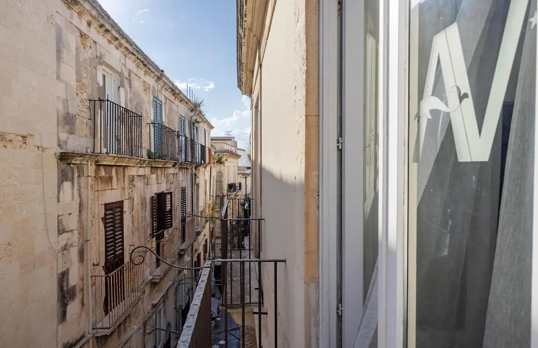 Archimede Charm B&B - Historical Palace In Ortigia-1