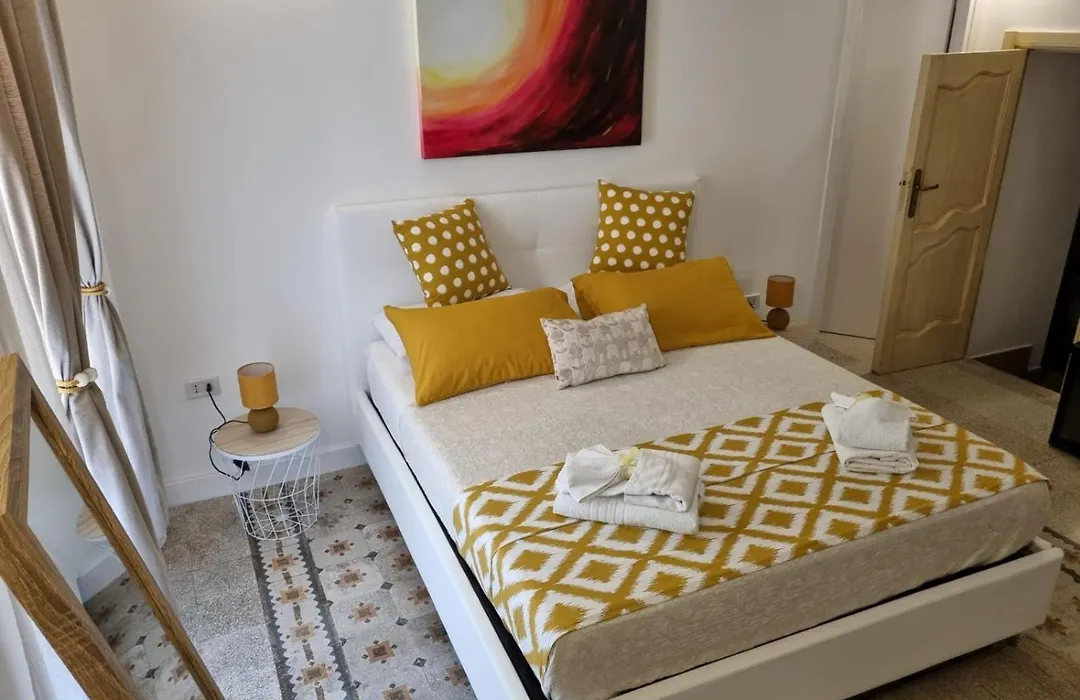 Miro B&B-1
