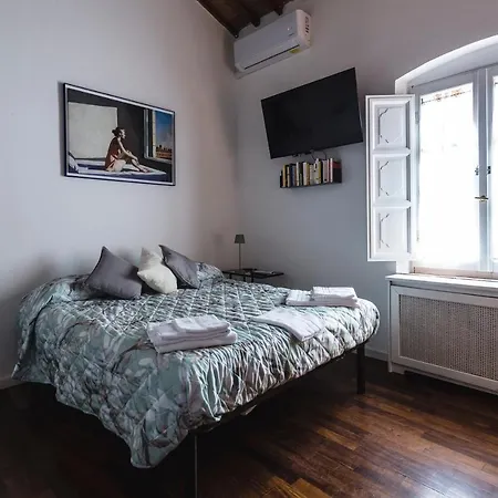 Warm Walls - Rooms-3