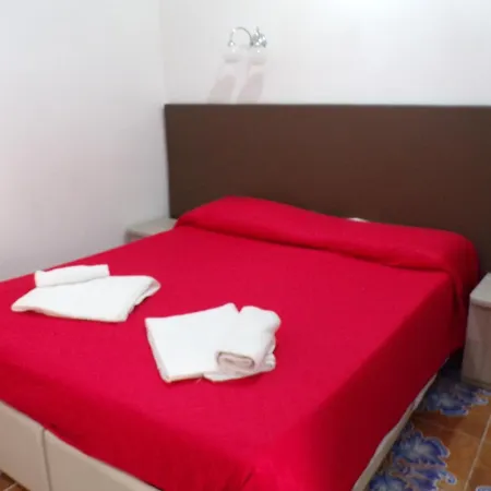 Nuova Aurora Rent Rooms-3