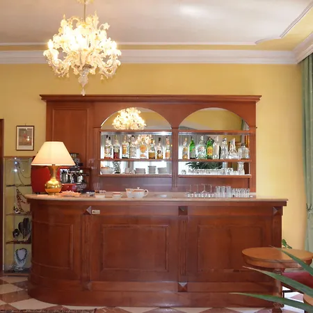 Hotel Villa Cipro-3