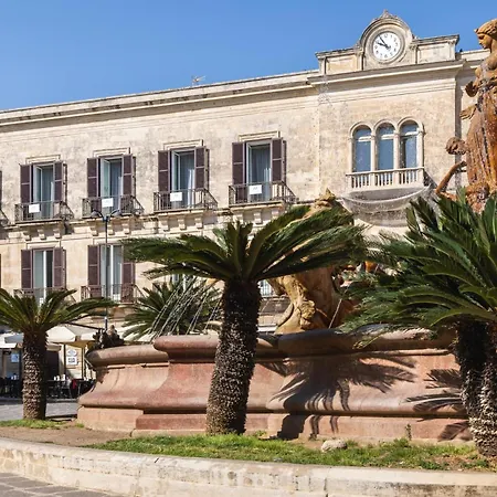 Archimede Charm B&B - Historical Palace In Ortigia-2
