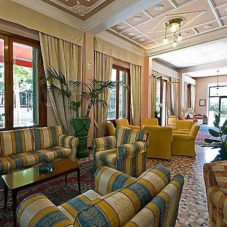 Hotel Maestoso-2