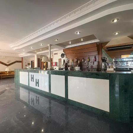 Hotel Holiday-2