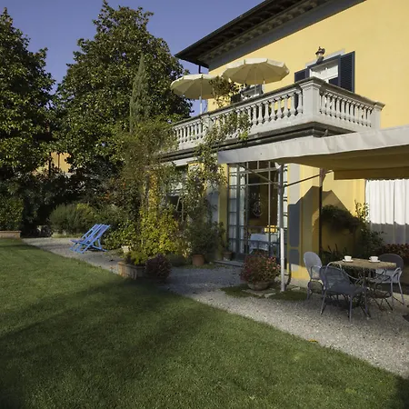 Al Porto Di Lucca B&B-3