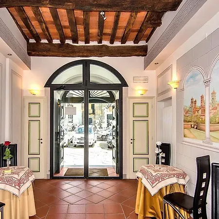 Dimora Dei Guelfi Luxury Rooms-3