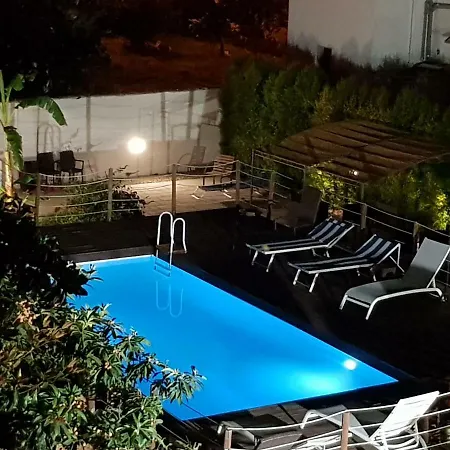 Il Giardino Di Flora Con Piscina & Jacuzzi-2