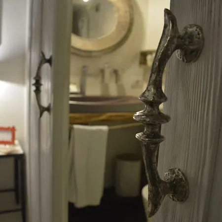 Mare Rooms Bari Old Town Center-2
